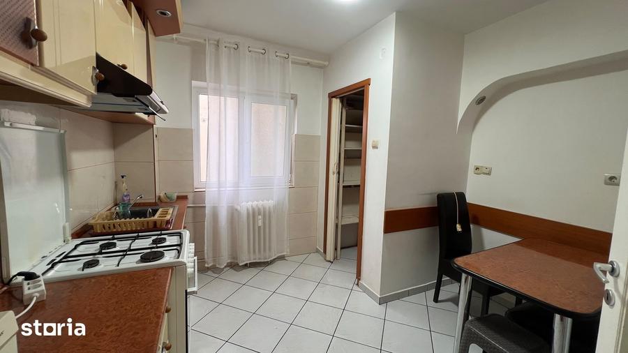 Apartament cu 2 camere semidecomandat în Intim