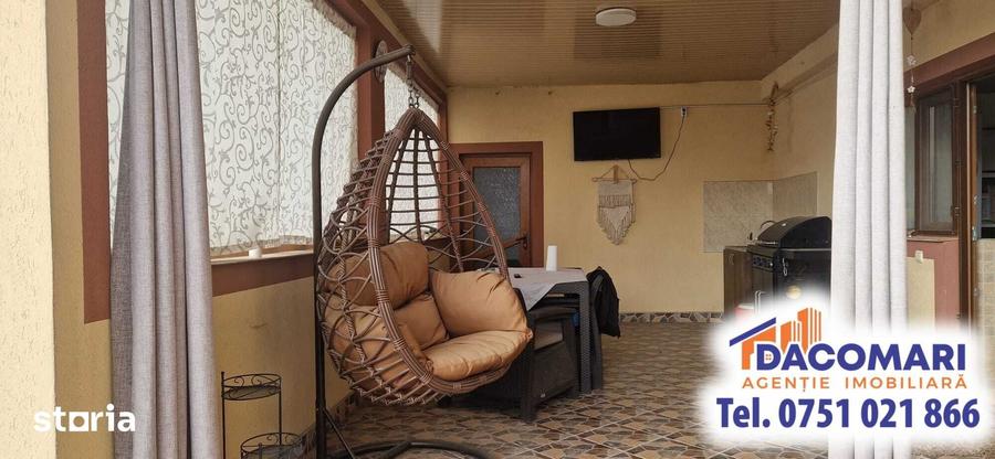 Casă cu 4 camere cu Teren 1000 Mp în Smârdan