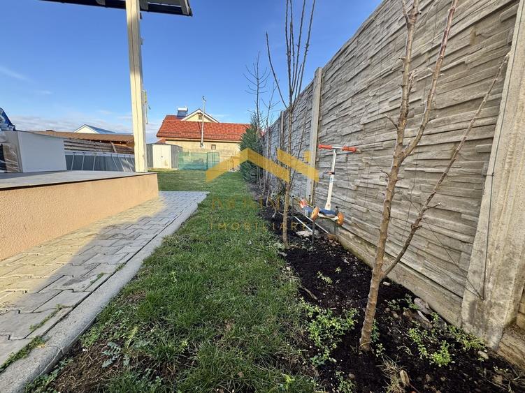 Duplex cu 4 camere cu Canalizare în Moșnița Veche