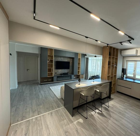 Apartament cu 4 camere decomandat în Ultracentral