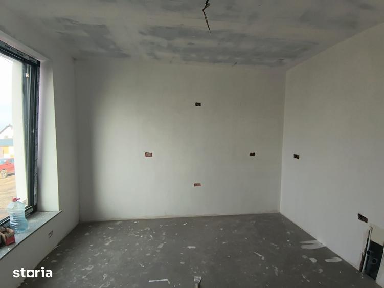 Casă cu 4 camere cu Teren 203 Mp în Șcheia