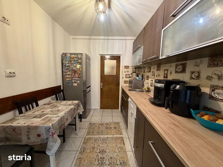 Apartament cu 3 camere decomandat, mobilat în Răcădău
