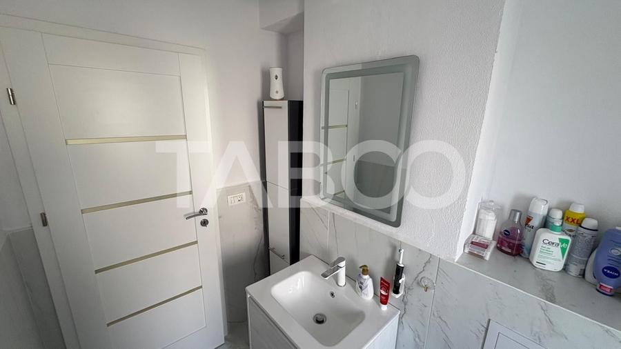 Apartament cu 3 camere decomandat, mobilat în Periferie