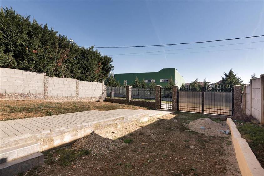 Casă cu 6 camere cu Teren 357 Mp în Oncea