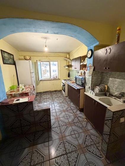 Apartament cu 3 camere decomandat în Cornitoiu