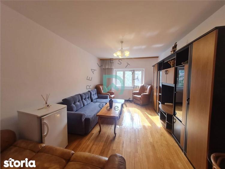 Apartament cu 3 camere decomandat, mobilat în Valea Cetății