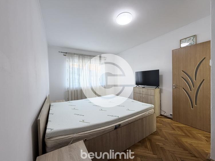 Apartament cu 3 camere semidecomandat, mobilat în Central
