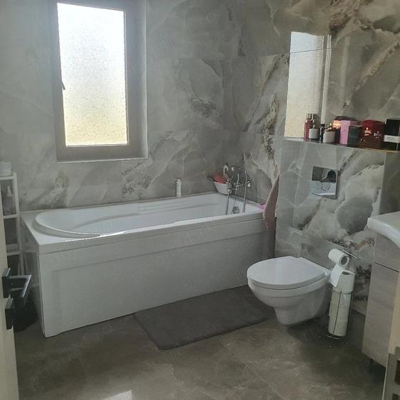 Casă cu Teren 430 Mp în Plopi