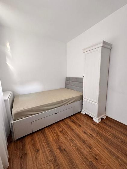 Apartament cu 3 camere semidecomandat în Valea Lupului