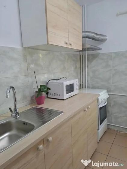 Garsonieră decomandată în Brâncoveanu
