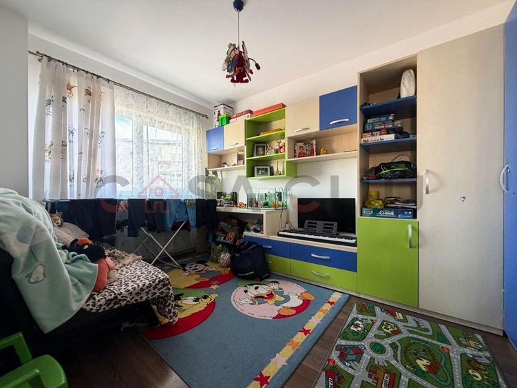 Apartament cu 3 camere semidecomandat, mobilat în Mărăști