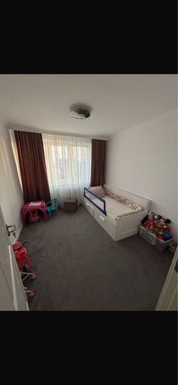 Apartament cu 3 camere în Decebal