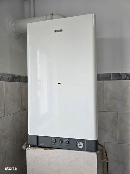 Apartament cu 3 camere semidecomandat în Central