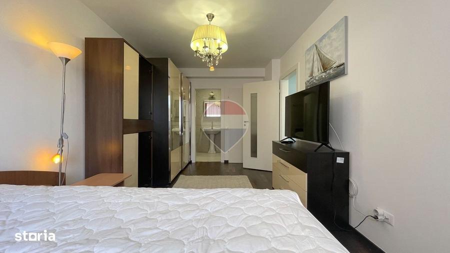 Apartament cu 3 camere decomandat, mobilat în Tractorul