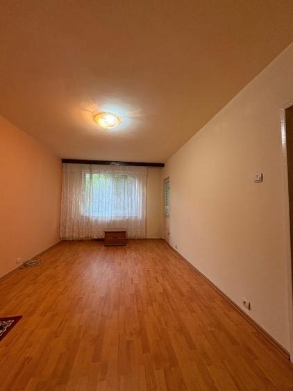 Apartament cu 2 camere decomandat în Crângași