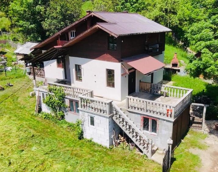 Casă cu 3 camere cu Teren 644 Mp în Bicazu Ardelean