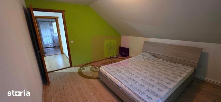 Casă cu 5 camere cu Teren 993 Mp în Adunați