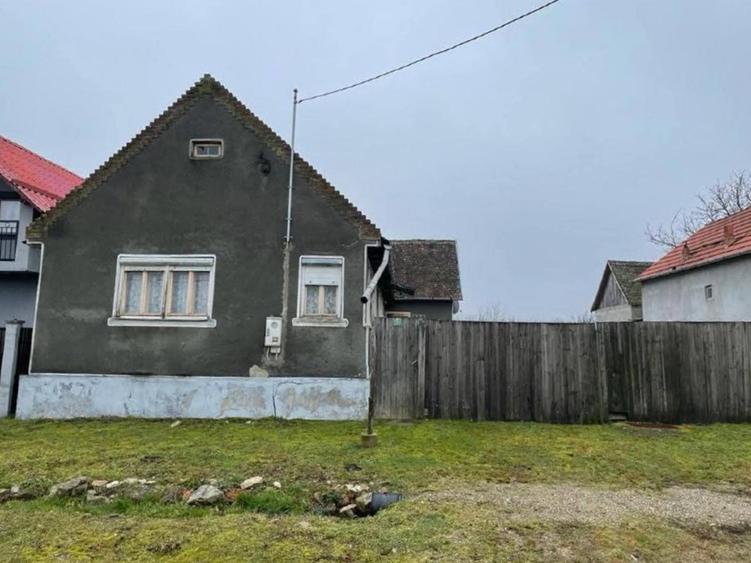Casă individuală cu 3 camere cu Teren 700 Mp în Dud