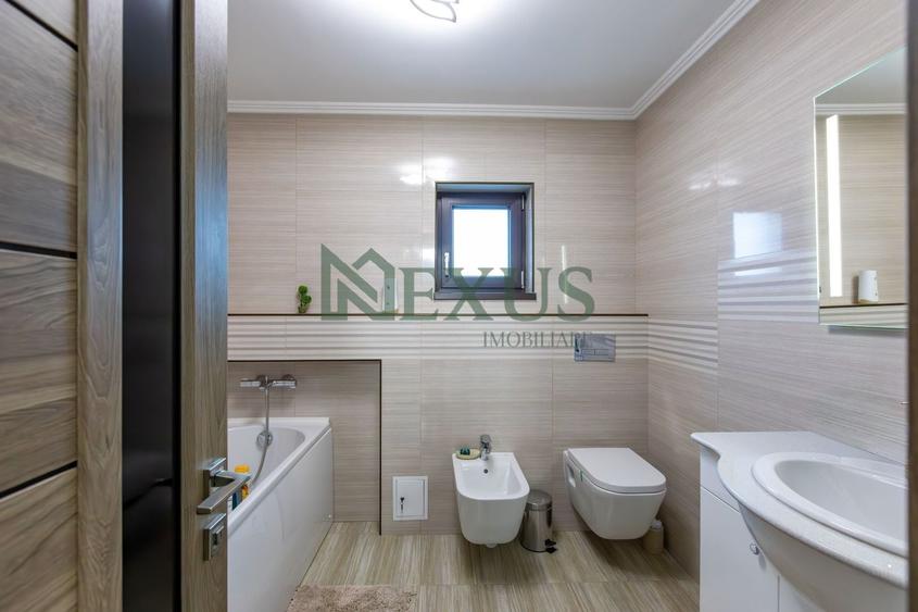 Casă individuală cu 4 camere cu Canalizare în Izvoare