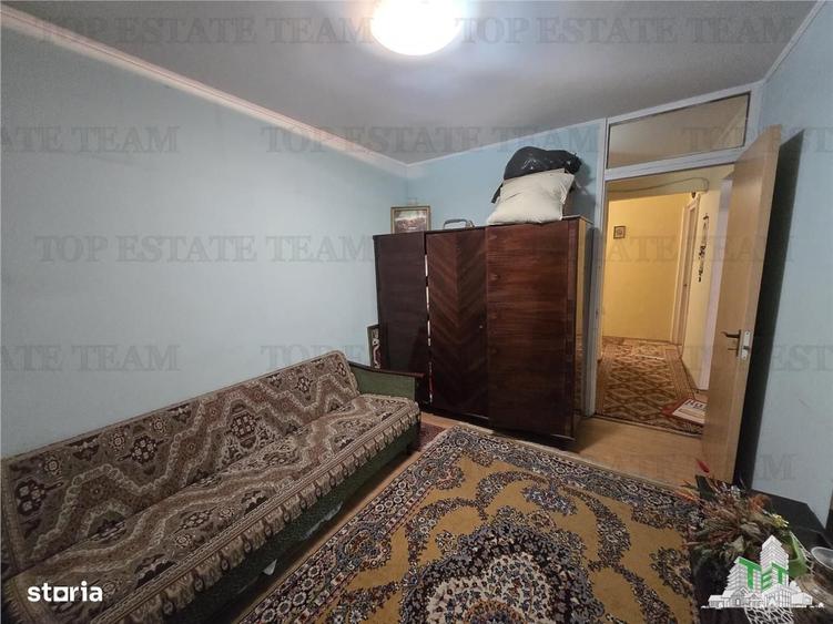 Apartament cu 3 camere în Uverturii