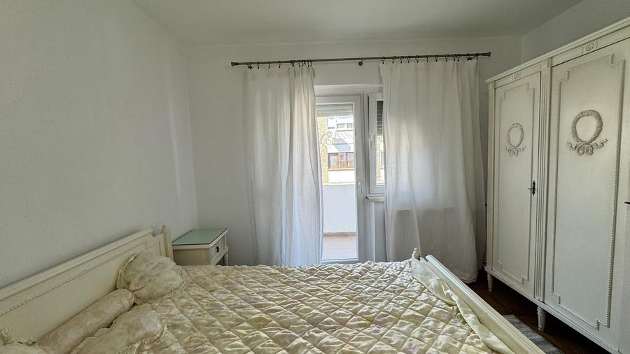 Apartament cu 3 camere decomandat în Decebal