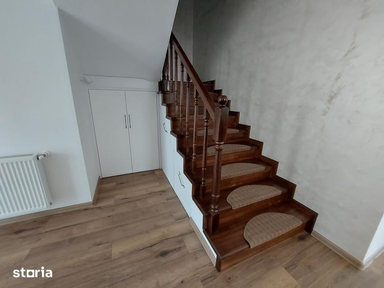 Casă cu 4 camere cu Teren 250 Mp în Central