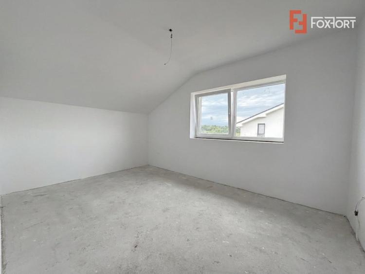 Duplex cu 3 camere cu Canalizare în Moșnița Veche