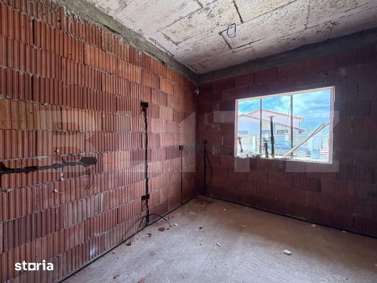 Casă cu 4 camere cu Teren 200 Mp în Malu Mare