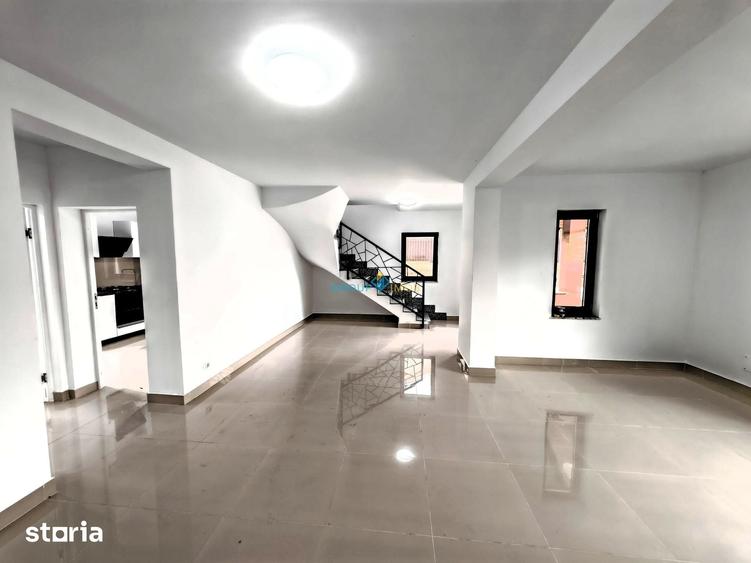 Casă cu 4 camere cu Teren 427 Mp în Republicii