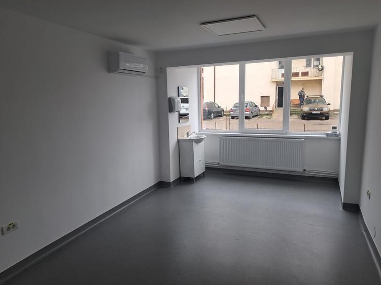 Spațiu comercial, de 50 mp, în Central