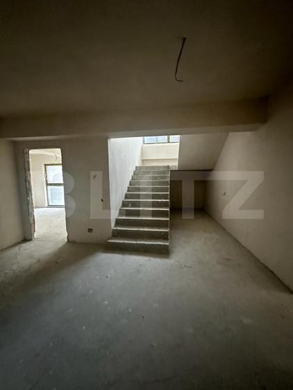 Penthouse cu 4 camere semidecomandat în Mănăștur