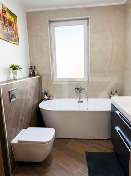 Casă individuală cu 4 camere cu Canalizare în Vest