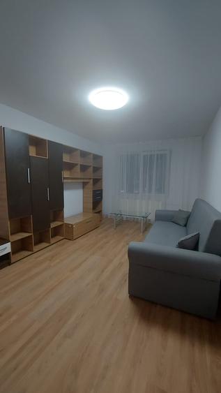 Apartament cu 2 camere semidecomandat în Berceni