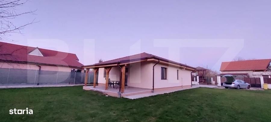 Casă cu 4 camere în Ghioșești