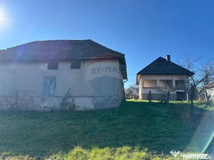Casă cu 3 camere cu Teren 2500 Mp în Benesat