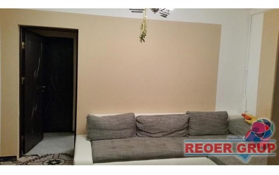 Apartament cu 3 camere semidecomandat în Nord