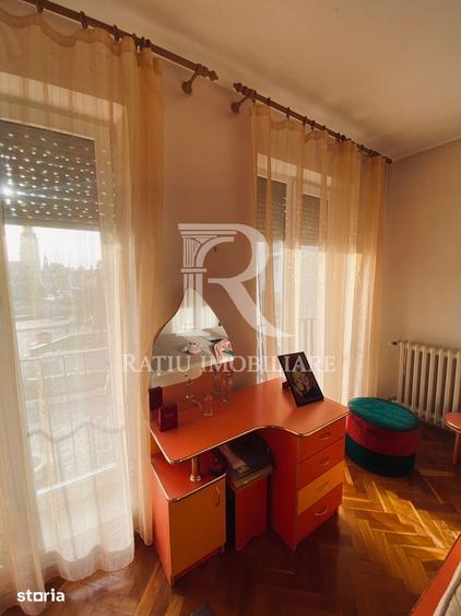 Apartament cu 4 camere decomandat în Ultracentral