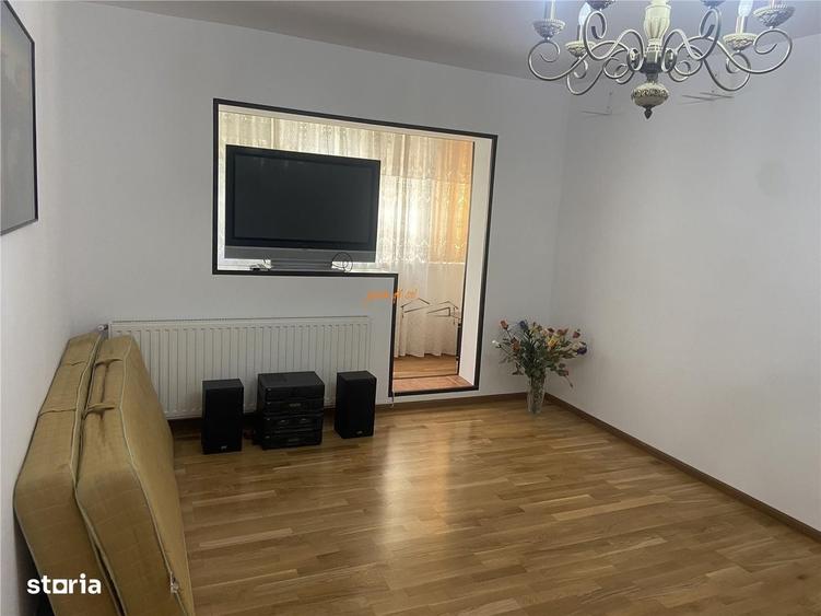 Apartament cu 3 camere decomandat în Central