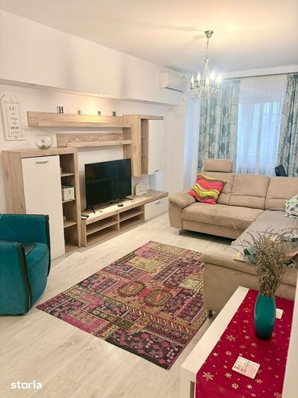 Apartament cu 4 camere decomandat în Titan