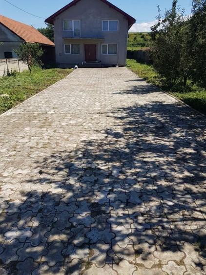 Casă cu 4 camere în Bărăștii Hațegului