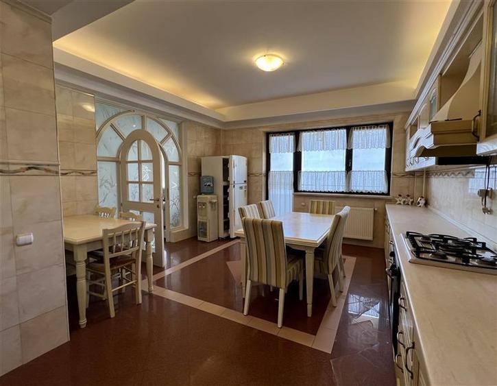 Apartament cu 3 camere semidecomandat, mobilat în Herăstrău