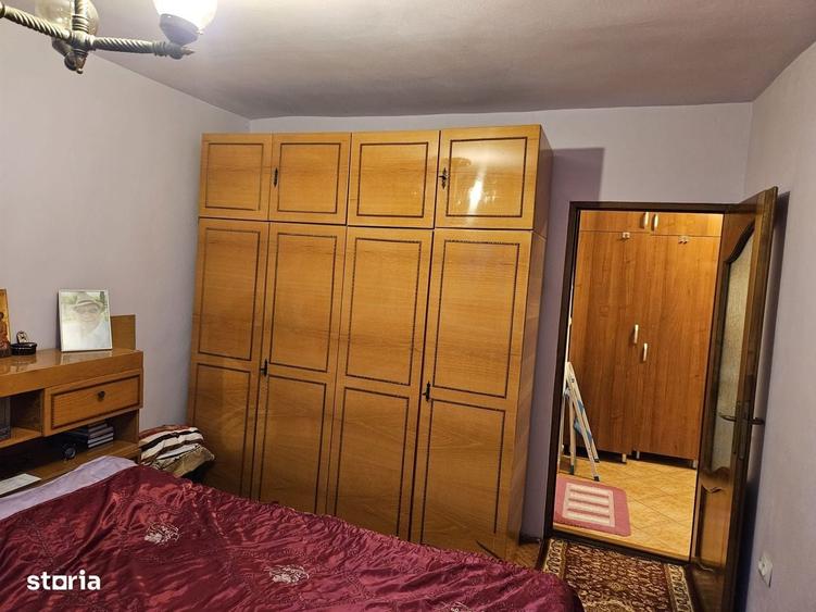 Apartament cu 3 camere decomandat în Central — fotografia 3