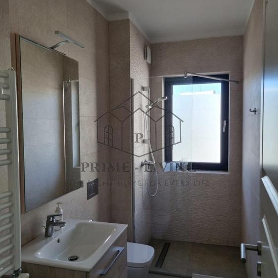 Apartament cu 3 camere, mobilat în Victoriei