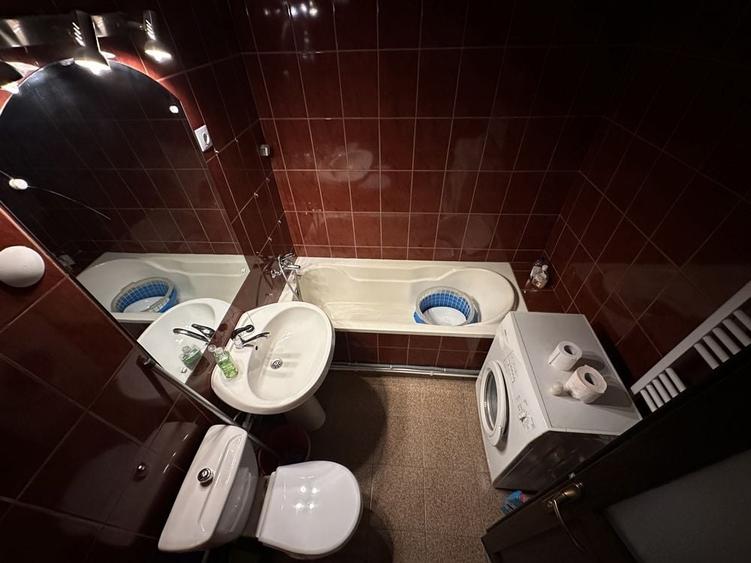 Apartament cu 3 camere decomandat în Păcurari