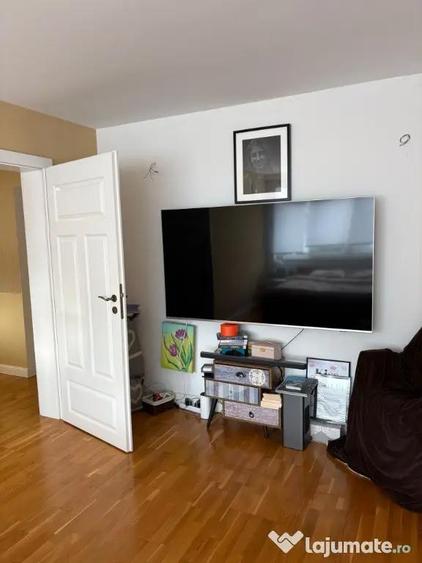 Apartament cu 4 camere decomandat în Calea Moldovei