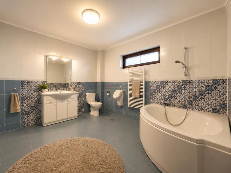 Casă individuală cu 5 camere cu Canalizare în Pipera