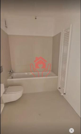 Apartament cu 4 camere decomandat, mobilat în Băneasa