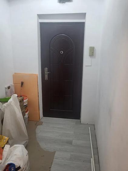 Apartament cu 3 camere decomandat în Drumul Taberei