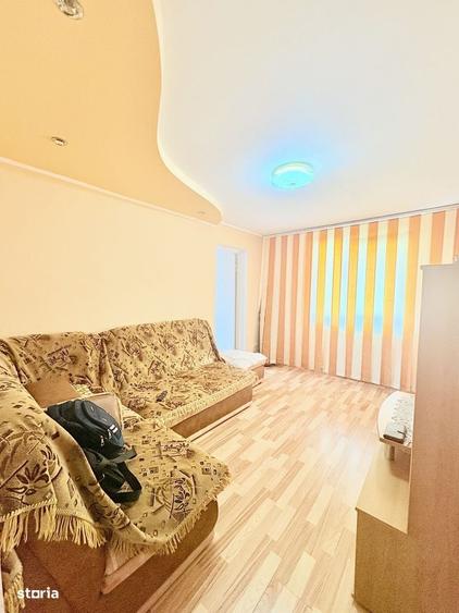 Apartament cu 3 camere semidecomandat în Nord