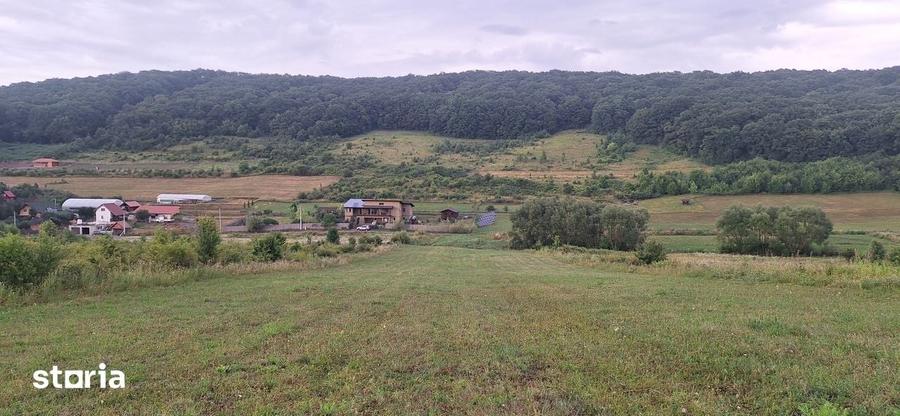 Teren de 1500 mp, în Corunca